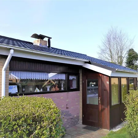 Holiday home In A Quiet Park Sint Maartensvlotbrug